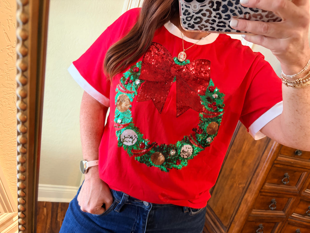 Red Wreath Ringor Tee