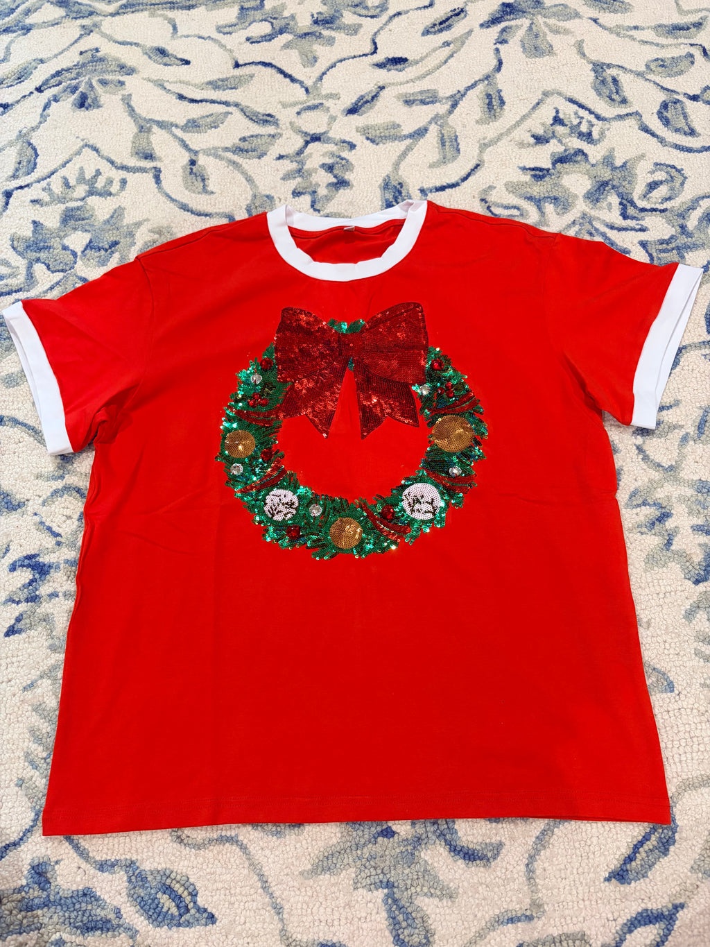 Red Wreath Ringor Tee