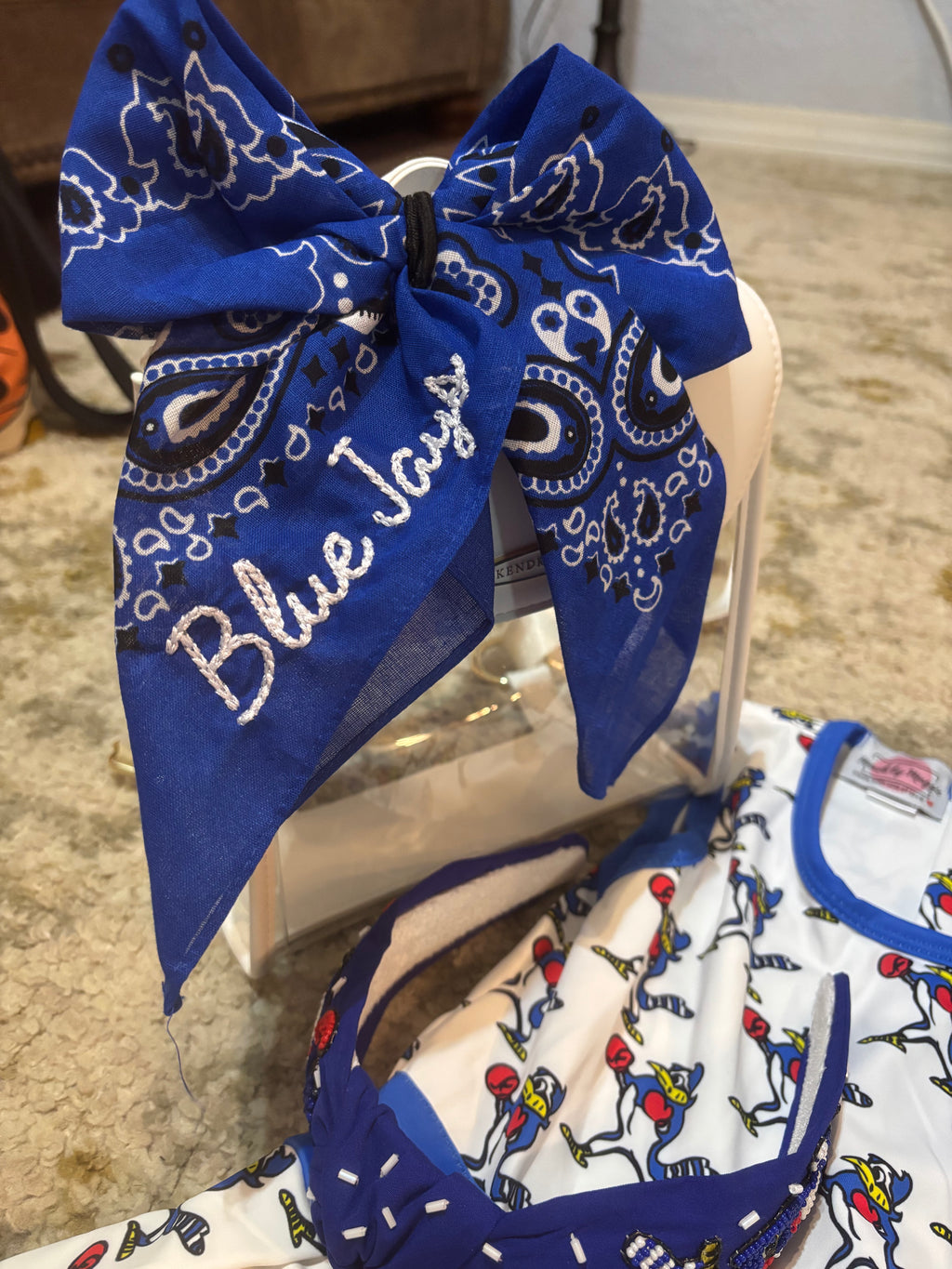 Blue Jay clip on bow